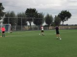 Eerste training S.K.N.W.K. JO17-1 van het seizoen 2022-2023 (28/37)